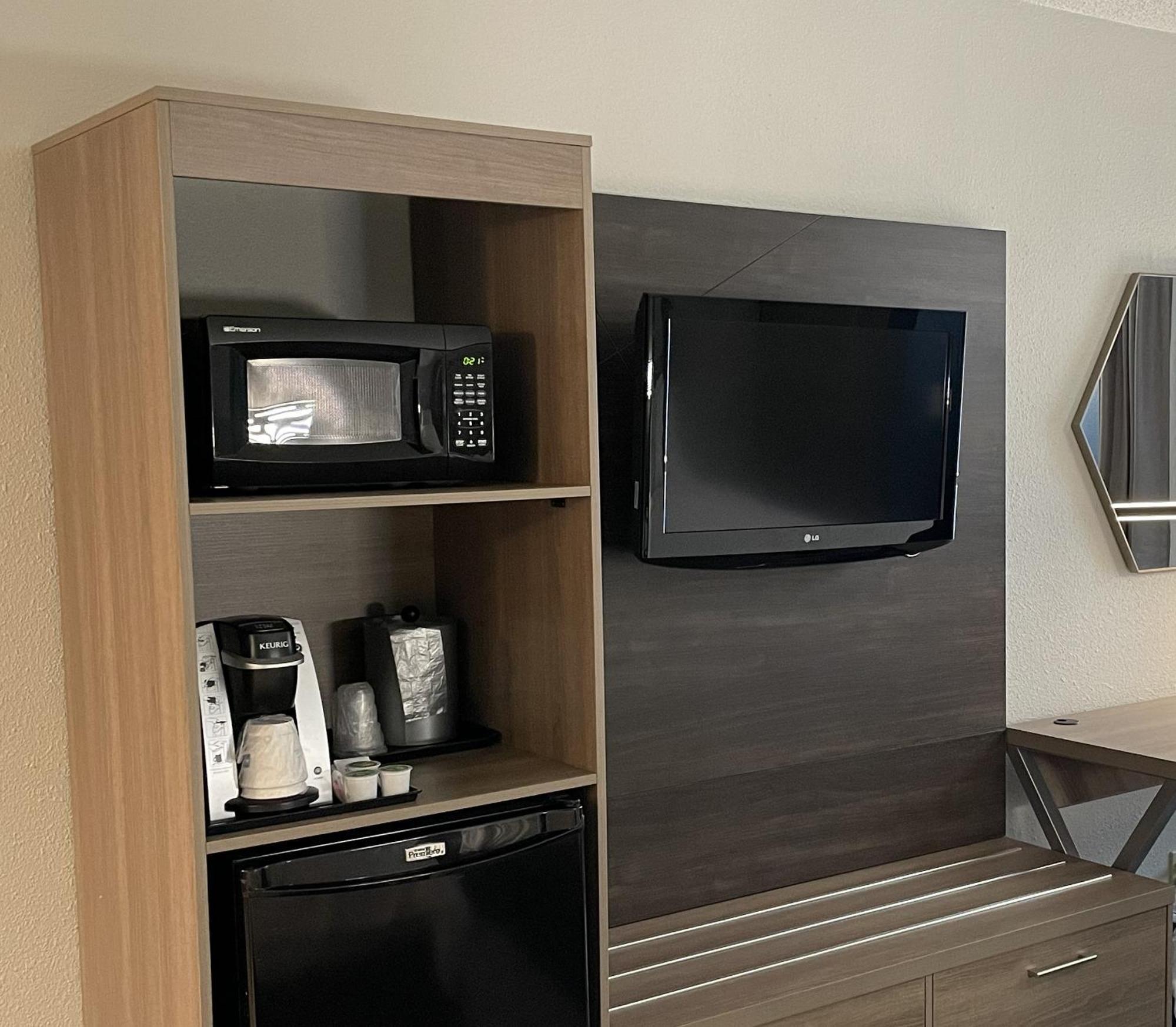 Holiday Inn Express Burlington By Ihg Exterior foto