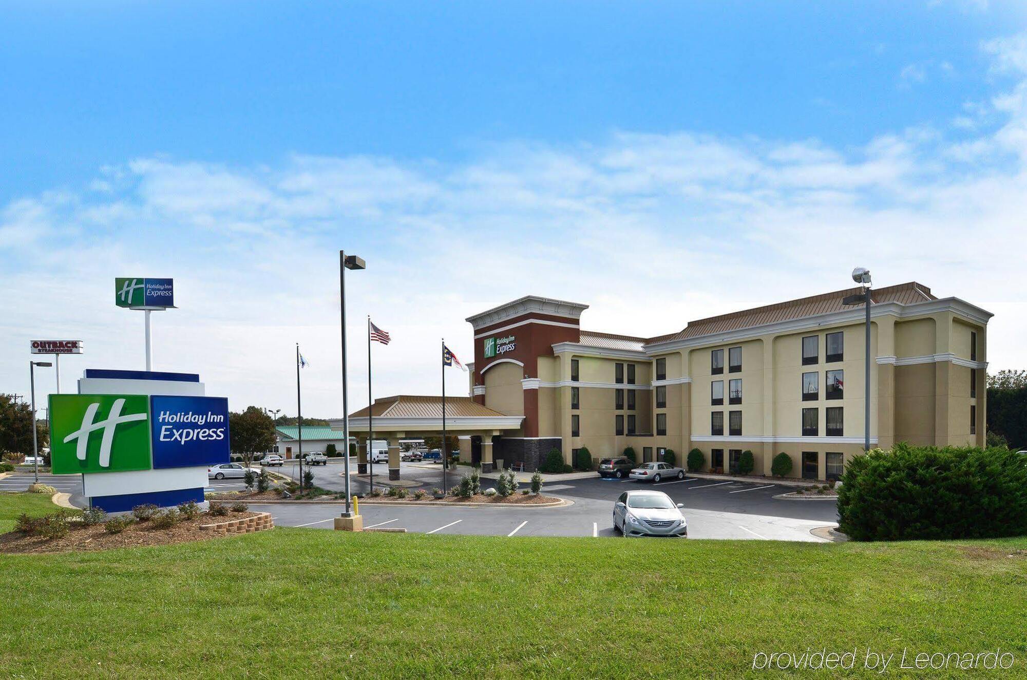 Holiday Inn Express Burlington By Ihg Exterior foto